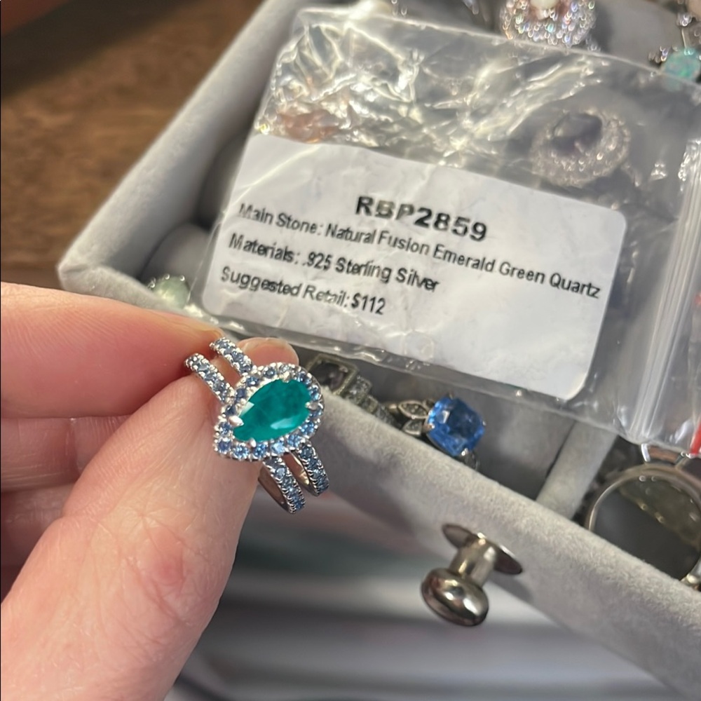 🦋Silver Green Ring with Ornate Design